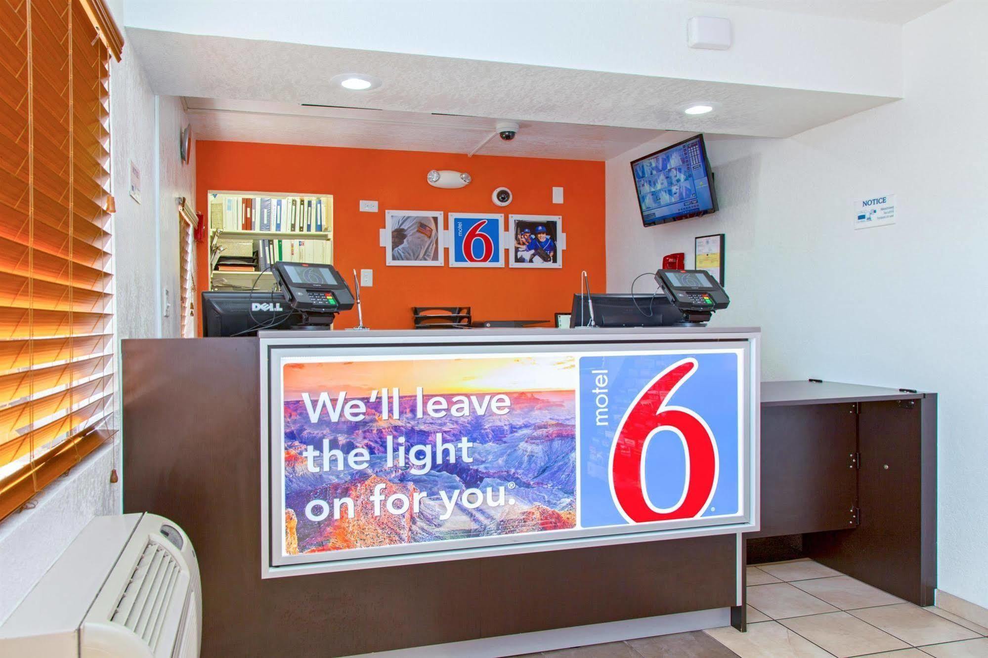 Motel 6-Phoenix, Az - Airport - 24Th Street Екстериор снимка