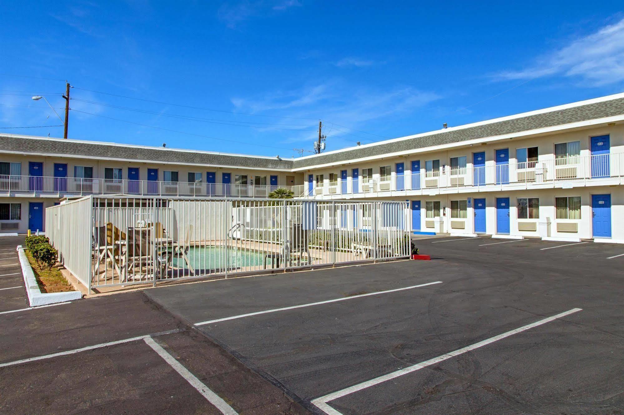 Motel 6-Phoenix, Az - Airport - 24Th Street Екстериор снимка